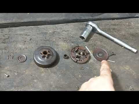 How to replace the oil pump worm gear on a chain saw