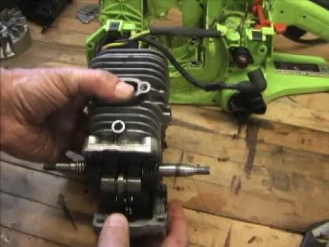 Chainsaw Rebuild Replace Piston, Cylinder. Low Compression. Poulan 2150 Won&#039;t start