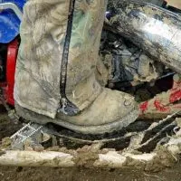 Cleaning a dirt bike motor correctly.
