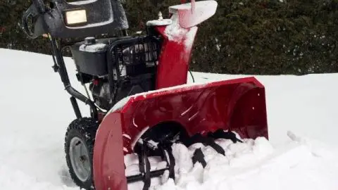 Snow Blower Won’t Stay Running: Causes and Solutions