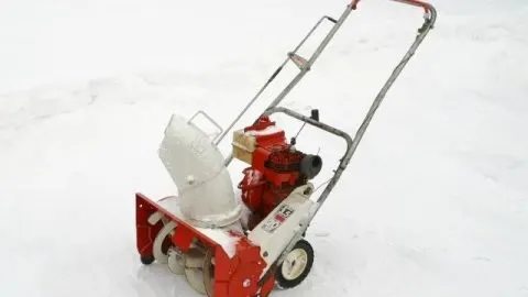 Snow Blower Makes a Squealing Noise? Here’s Why