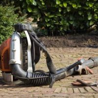 How to rebuild a leaf blower engine.