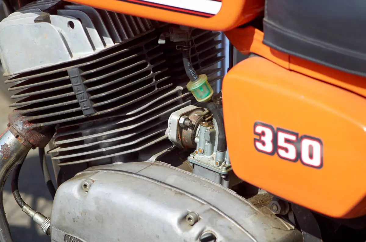 2 Stroke Bogging at Full Throttle: How To Fix It