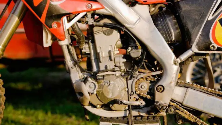 Do 2 Stroke Engines Have Spark Plugs?
