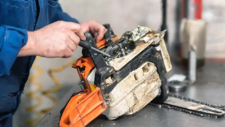 Husqvarna Chainsaw Choke Won’t Stay Up? 7 Fixes