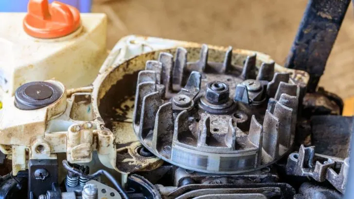 How To Clean Carbon Buildup in a Chainsaw (DIY Guide)